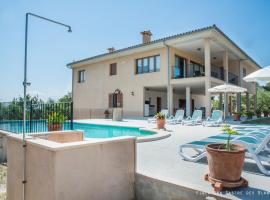 Villa Can Sastre with pool in Mallorca、モスカリのホテル