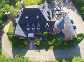 Chateau Murdock Gite et Esthétique 1950, hotel v mestu Saguenay