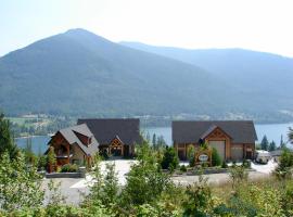 Kootenay Wild Guest Suites, golf hotel in Nelson