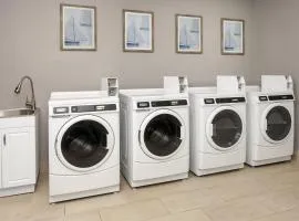 Holiday Inn Express Hotel & Suites East End by IHG