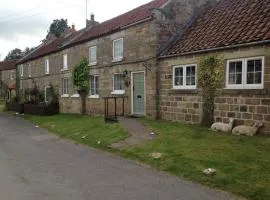 SUNNYSIDE COTTAGE HUTTON LE HOLE NORTHYORKSHIRe