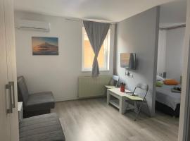 La Casa, Hostel in Niš