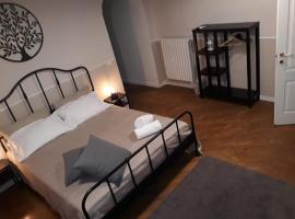 Vesuviane 'E Belle 'Mbriane B&B, hotel sa Naples