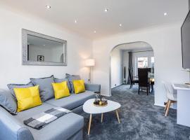 Cozy 3 Bedroom House in Aveley, Thurrock, hotel in Aveley