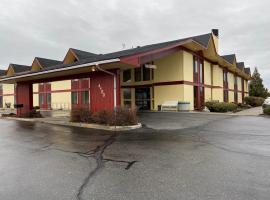 Red Lion Inn & Suites Post Falls: Post Falls şehrinde bir otel