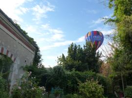 La Lézardière, hotel near Chateau de Montpoupon, Épeigné-les-Bois