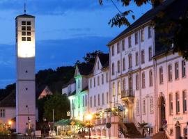 Hotel zum Schwan: Bad Karlshafen şehrinde bir otel