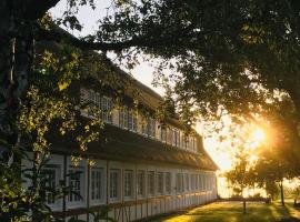 Hof Norderlück - Das Ostseehotel unter Reet, hotel v destinaci Steinberg