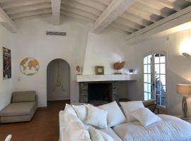 Maison sous les Pins, khách sạn ở Cavalaire-sur-Mer