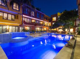 Casa Lotería -Pueblito Sayulita- Colorful, Family and Relax Experience with Private Parking and Pool, hotel en Sayulita