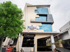 Capital O 68839 Royal Regency, hotel i Pālakollu