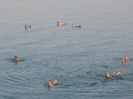 NEVE ZOHAR DEAD SEA, παραλιακή κατοικία σε Neve Zohar