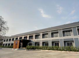 ํซ์ฐจ๋ถ์ ์์นํ ํธํ
AT TP HOTEL