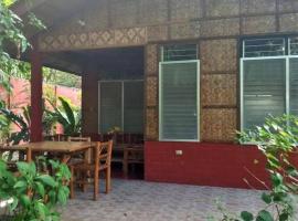 Felipa Beach and Guesthouse - Lotus: Dumaguete şehrinde bir otel