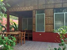 Felipa Beach and Guesthouse - Lotus, hotel in Dumaguete