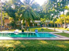 Temple Pond Villa Colombo, hotel cerca de Moratuwa Railway Station, Piliyandala