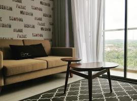 Kampung Sungai Karang에 위치한 호텔 Timurbay Seafront Residence Apartment 2 Room with garden view by imbnb
