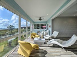 Luxurious Waterfront Home with Private Pier and Views!, holiday home in Georgetown