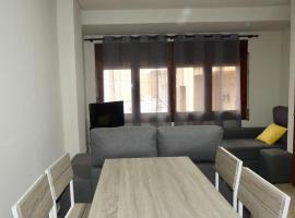 APARTAMENT Encantador al Centre de Vic APTGARBI, căn hộ ở Vic