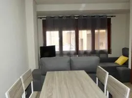 APARTAMENT Encantador al Centre de Vic APTGARBI