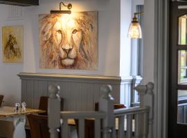 THE LAZY LION – hotel przy plaży w mieście Milford on Sea