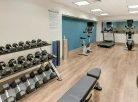 Holiday Inn Express & Suites West Long Branch - Eatontown by IHG