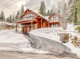 Kotedža Extraordinary Tahoe-Donner Modern Mountain Home pilsētā Trakī