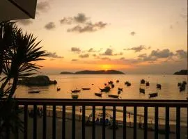 Monkey Homestay & Bar