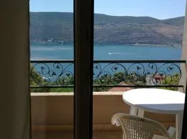 Sunny Bay Apartments