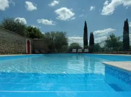 Gîte le MAGNAN, 55 m2, au calme, terrasse, jardin, piscine chauffée, sud Ardèche