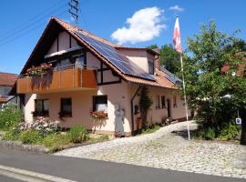 Ferienwohnung Löber, hotel amb aparcament a Eußenheim