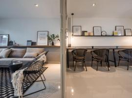 Aridom Designer Loft House, holiday home in Bangkok