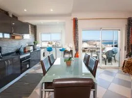 B17 - The Stunning Seaview Apartment