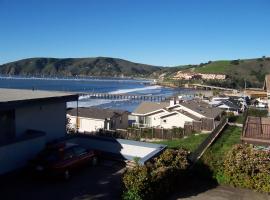 141 A 1st Street, hytte i Avila Beach