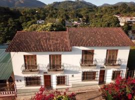 La Casa de Dona Irma Townhouse, hotel in Copán Ruinas