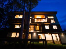 NISEKO REISE HOUSE ニセコライゼハウス, hotel con spa en Kutchan