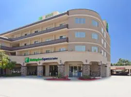 Holiday Inn Express Hotel & Suites Pasadena-Colorado Boulevard, an IHG Hotel