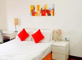 Suria Kipark Damansara 750sq ft Studio Apartment: Kepong şehrinde bir kiralık tatil yeri