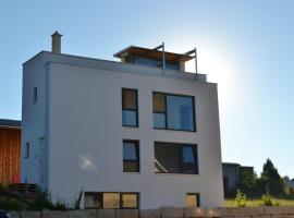Designerhaus mit Dachterrasse: Nittendorf şehrinde bir ucuz otel