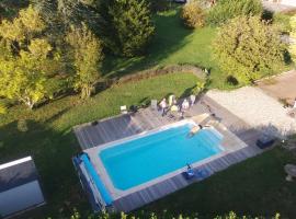 Chambres d´Hôtes Le Cèdre Bleu, guest house sa Saint-Lattier