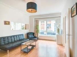 Lucky Lambert Apartment