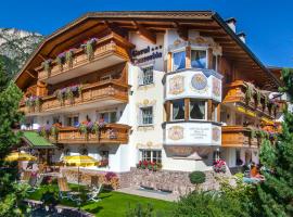 Hotel Garni Concordia - Dolomites Home, hotel v Selvi di Val Gardena