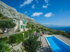 Dalmatian stone villa with pool, hotel u Lokvi Rogoznici