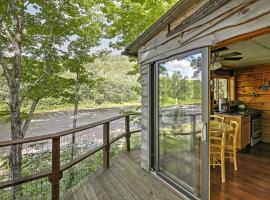 Adirondack Mountains Cottage Near Gore Mountain!, ξενοδοχείο σε Warrensburg