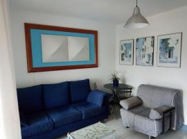 Luxury apartment in Port Grimaud, golfhotell i Grimaud