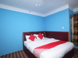 Hotel Om Darshan, hotel en Kerwānī