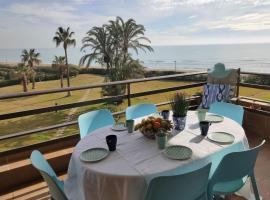 Gava Mar- Castelldefels Beachfront Apartment- Direct access to the beach, apartment in Gavà