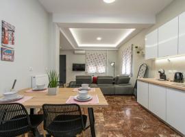 Bright & Stunning Flat in the City Centre, hotel em Zakynthos Town