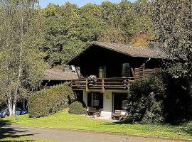 Haus 1 - Typ A (Appartement), hotel in Schönecken