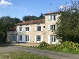 Moulin sous la Vergne, παραθεριστική κατοικία σε Nanteuil-en-Vallée